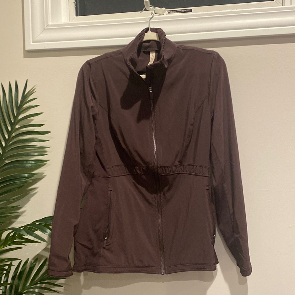 Lulu lemon  deep wine color   Can’t fit into anymore barely worn like new